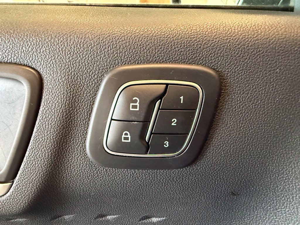 Used 2020 Ford Escape SEL AWD/4WD image 21