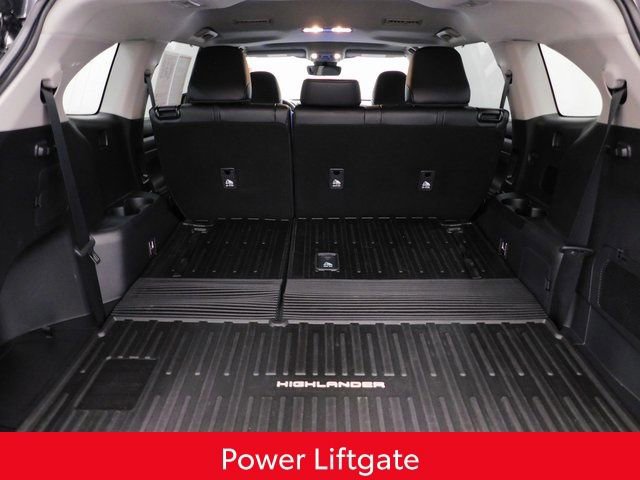 Used 2025 Toyota Highlander XLE image 22