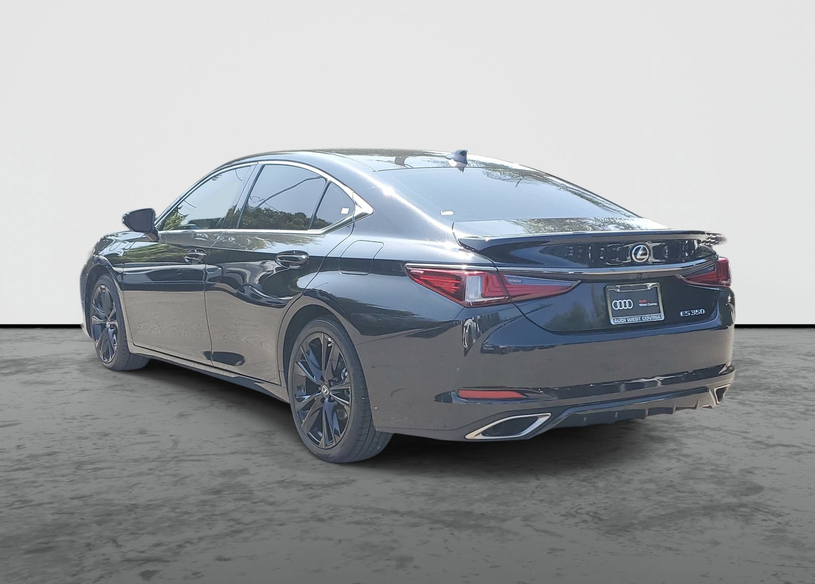 Used 2023 Lexus ES 350 F Sport w/ Accessory Package (Z2) FWD image 3
