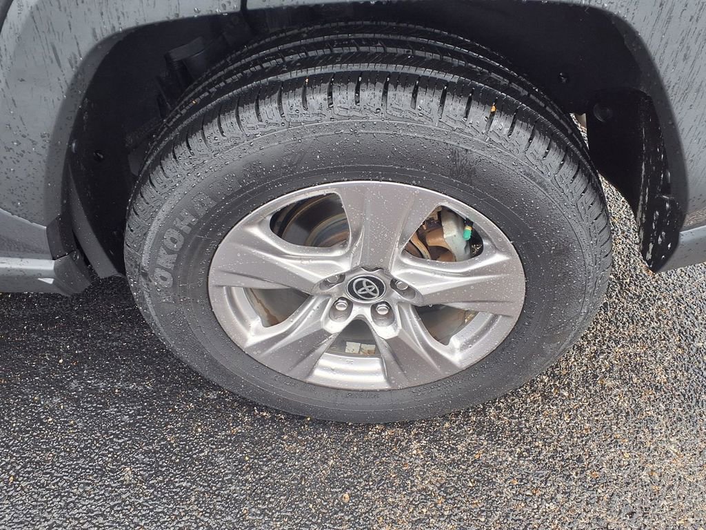 Used 2022 Toyota RAV4 XLE FWD image 20