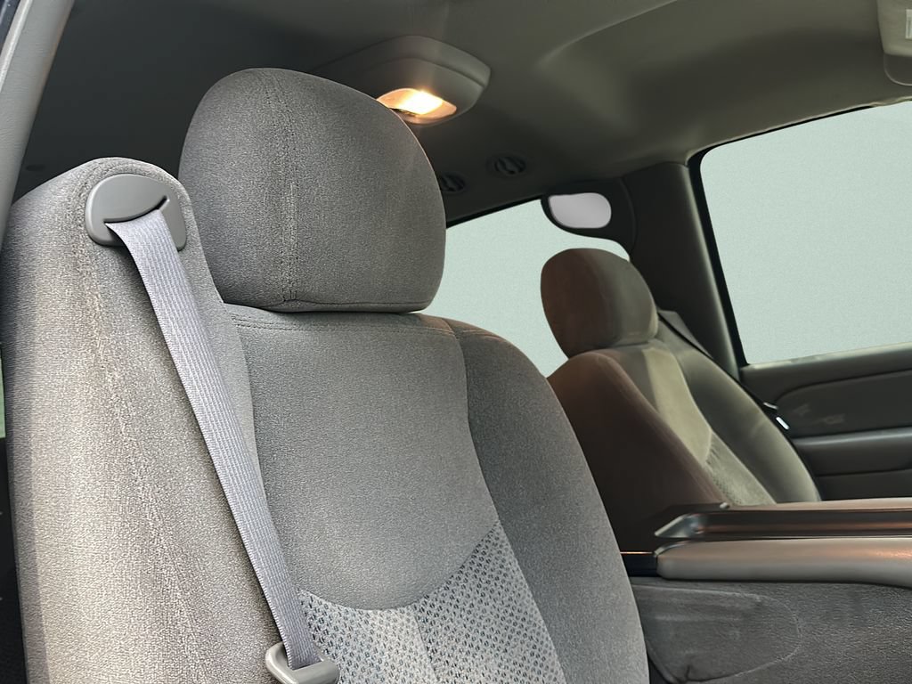 Used 2005 Chevrolet Tahoe LS AWD/4WD image 18