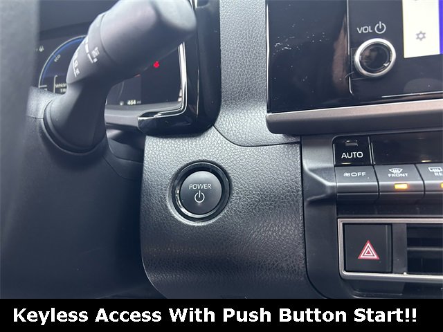 Used 2025 Toyota Camry LE image 5