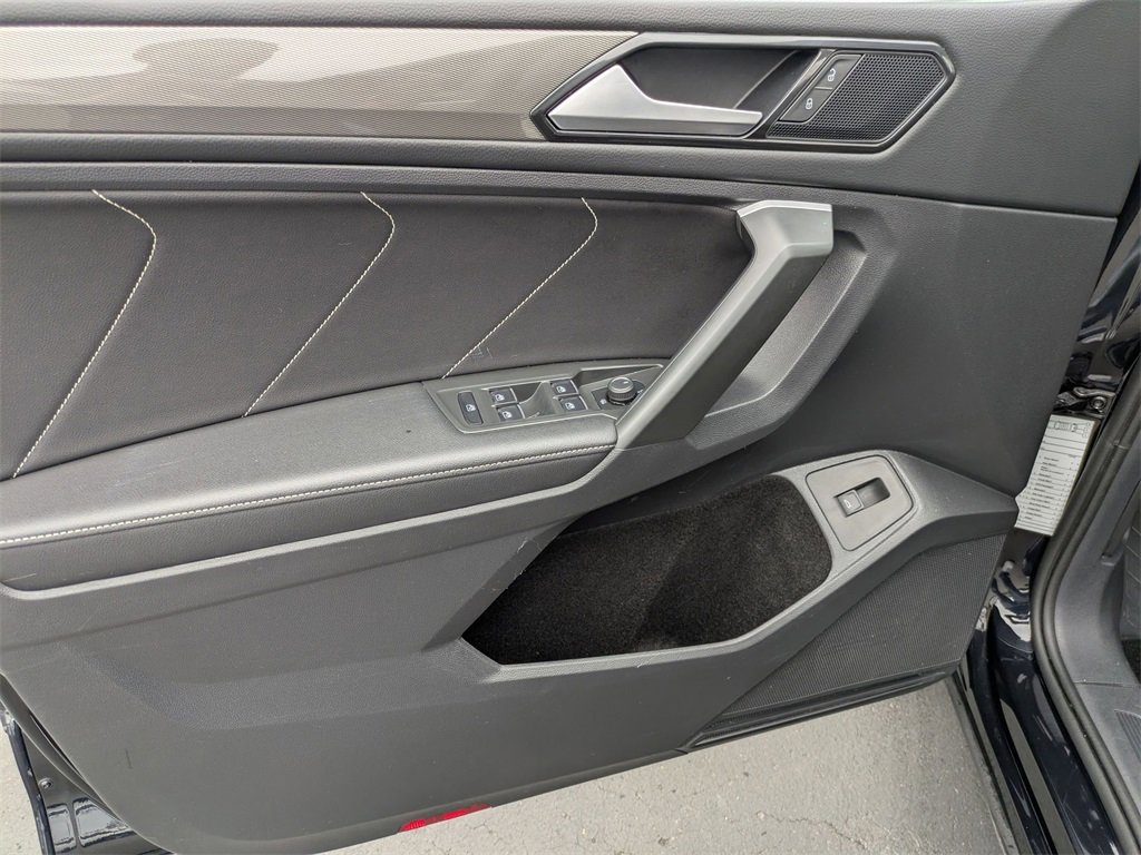 Used 2024 Volkswagen Tiguan SE image 15