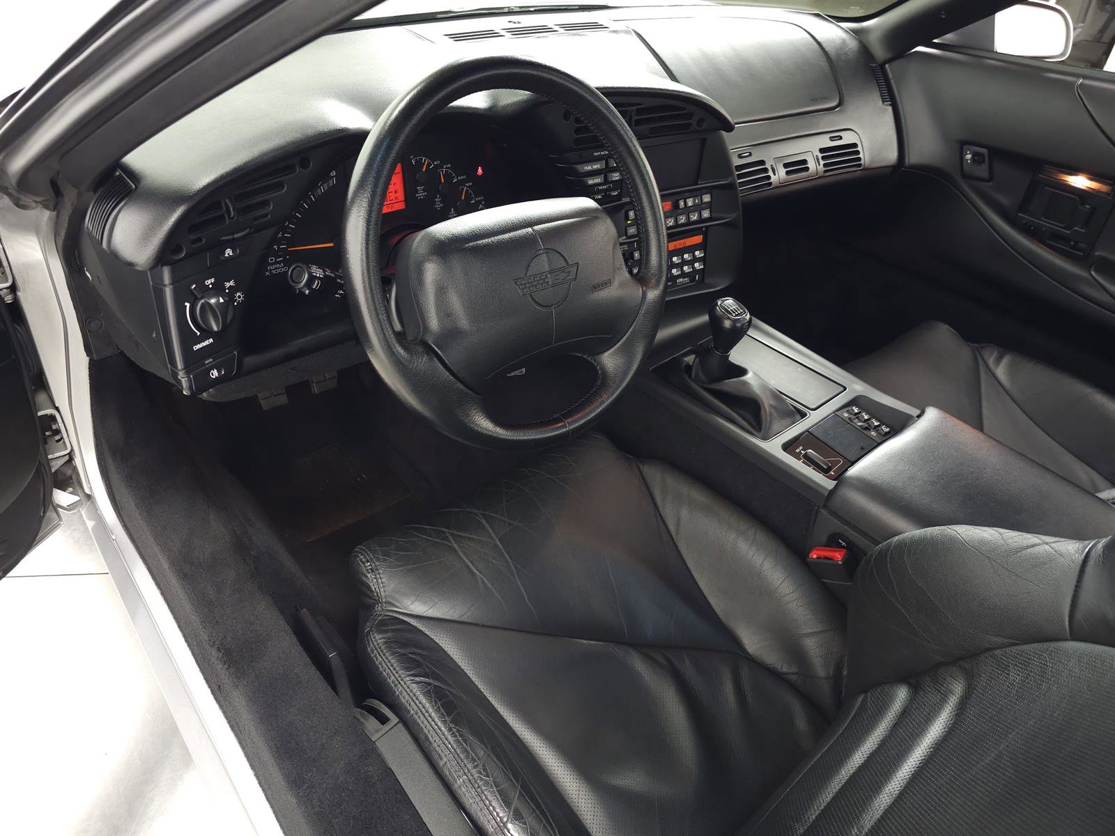Used 1996 Chevrolet Corvette Coupe RWD image 17