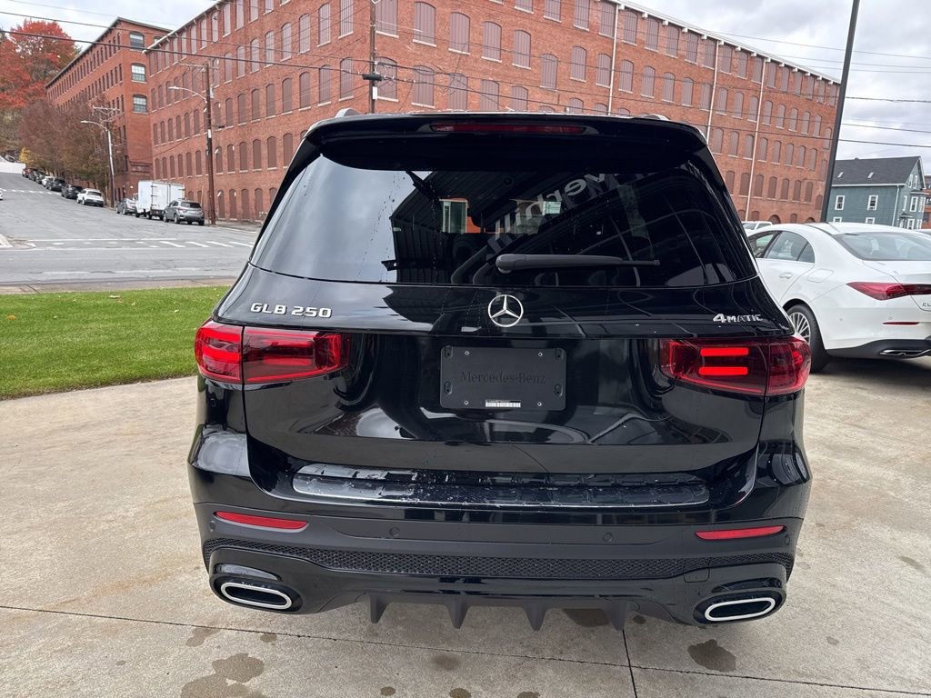 New 2026 Mercedes-Benz GLB 250 4MATIC image 7