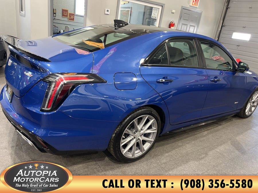 Used 2022 Cadillac CT4 V RWD image 6