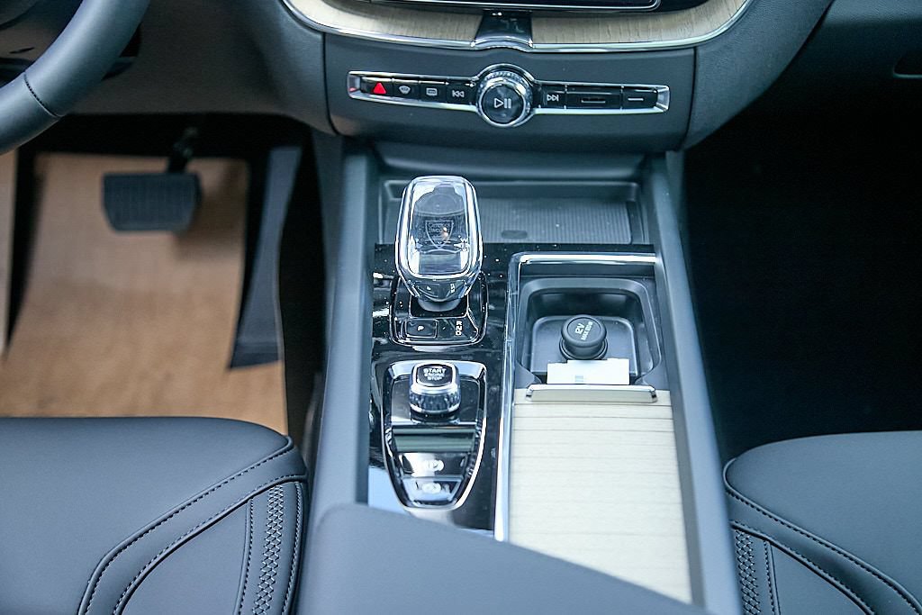 New 2026 Volvo XC60 B5 Plus w/ Climate Package AWD/4WD image 28