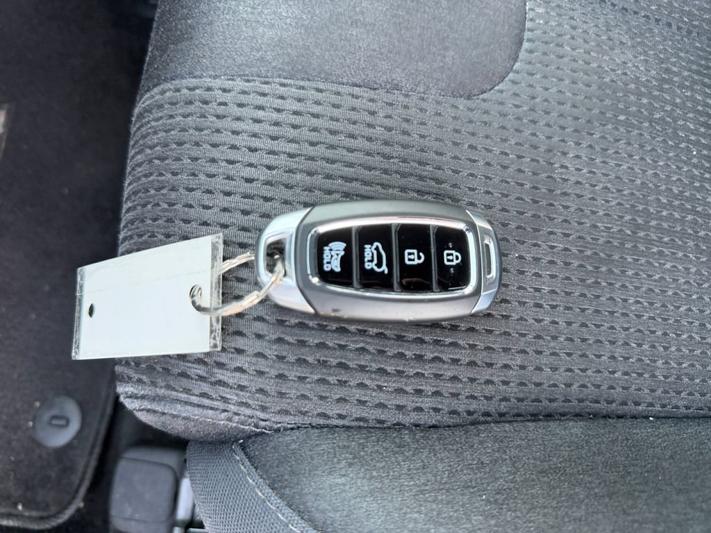 Used 2019 Hyundai Santa Fe SEL AWD/4WD image 32