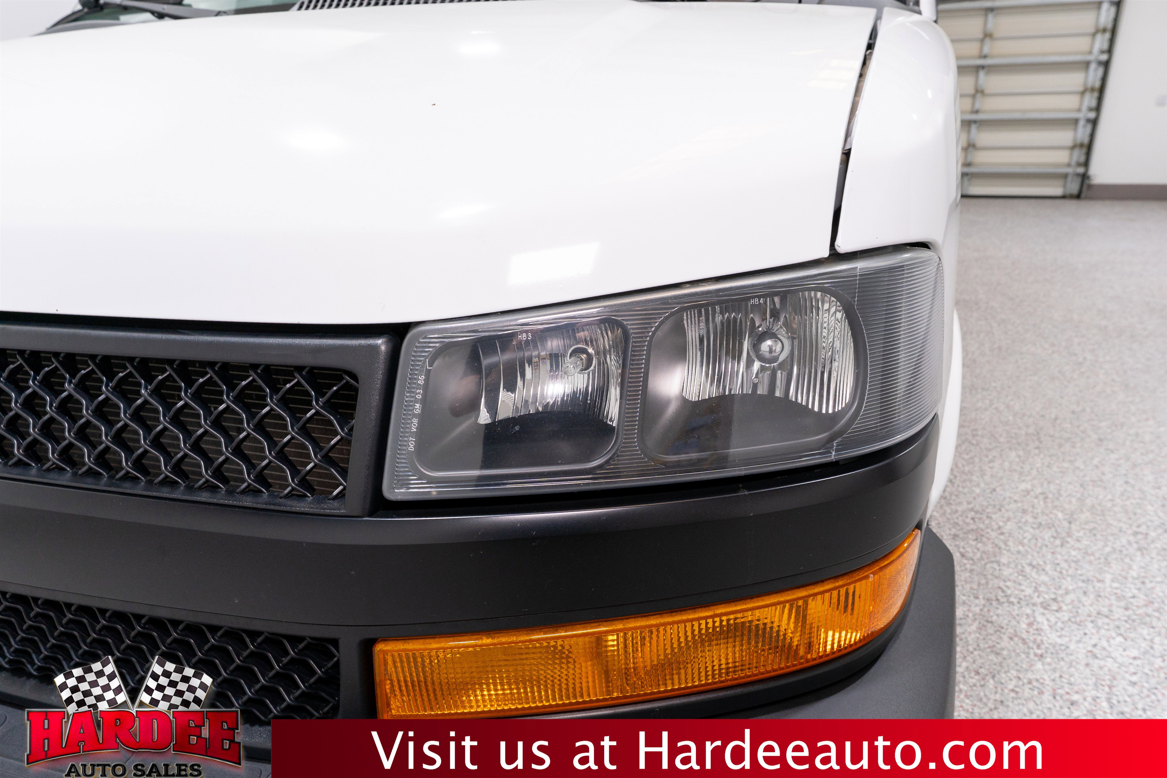 Used 2020 Chevrolet Express 2500 w/ Driver Convenience Package RWD image 8