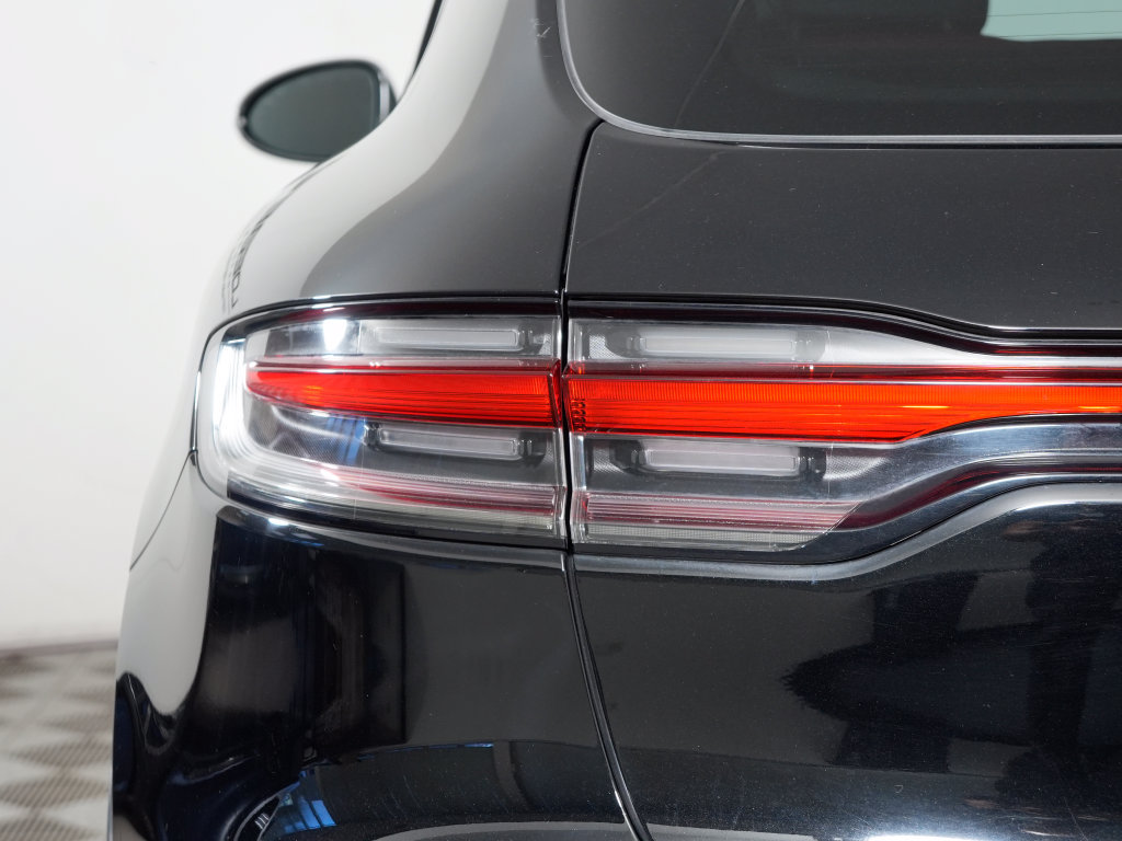 Certified 2023 Porsche Macan Turbo AWD/4WD image 12