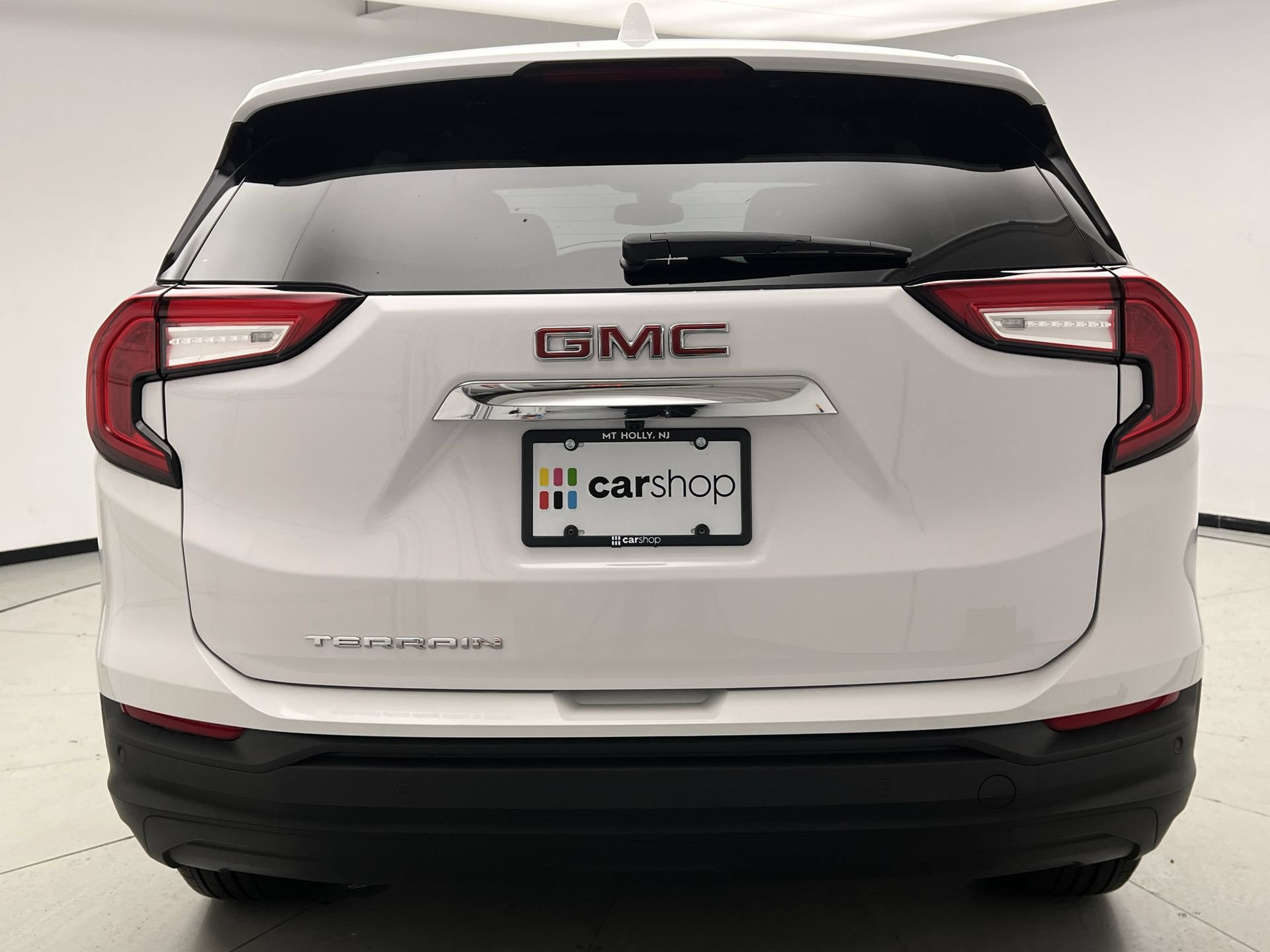 Used 2022 GMC Terrain SLE FWD image 3