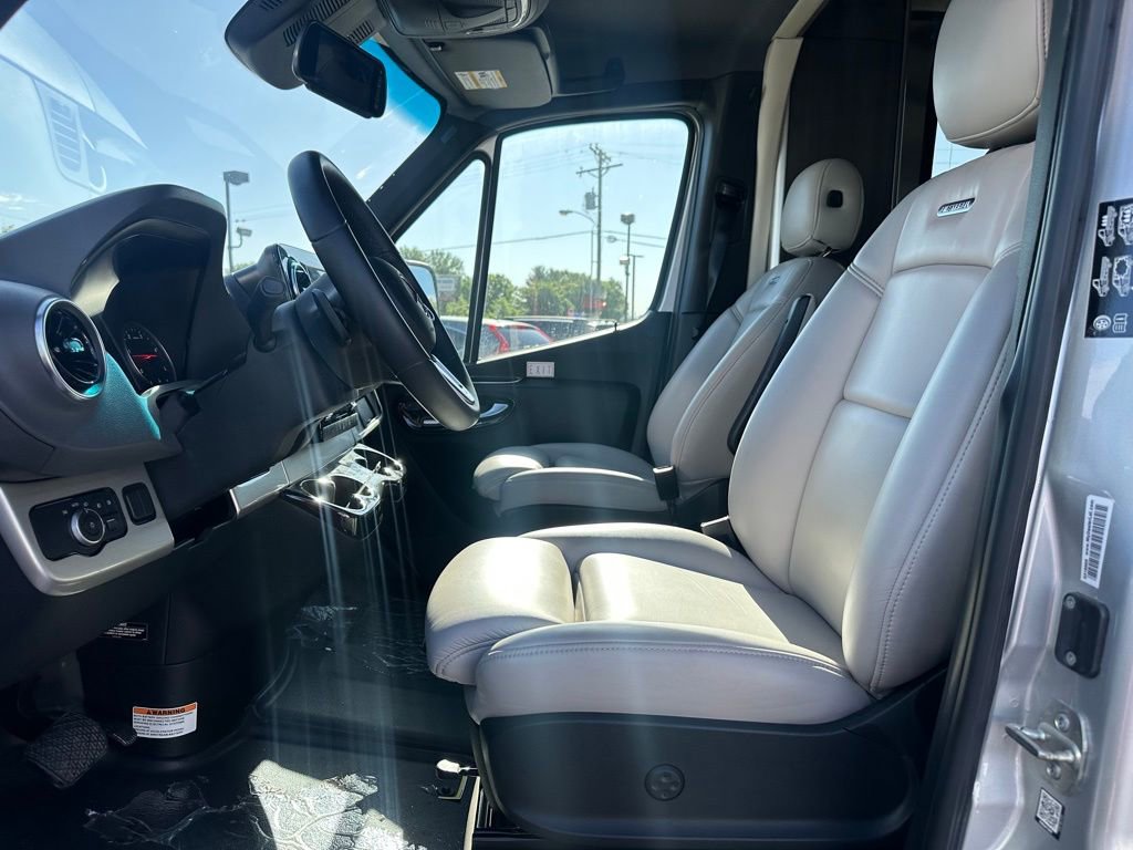 Used 2020 Mercedes-Benz Sprinter 3500 w/ Premium Plus Package image 7