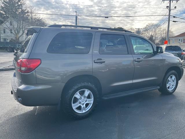 Used 2013 Toyota Sequoia SR5 image 4