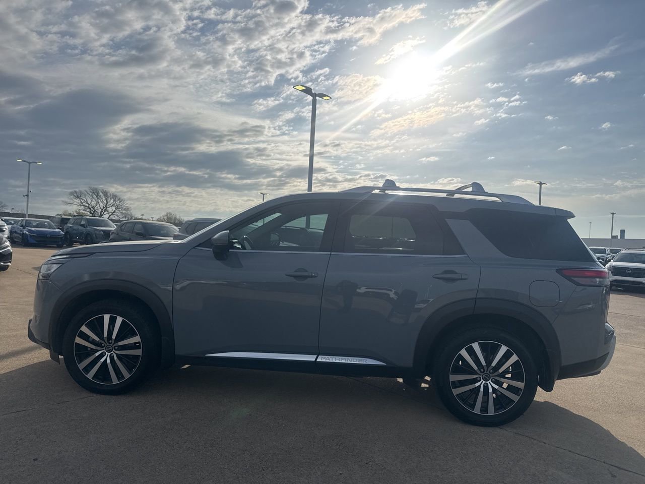 Certified 2023 Nissan Pathfinder Platinum w/ Cargo Package image 11