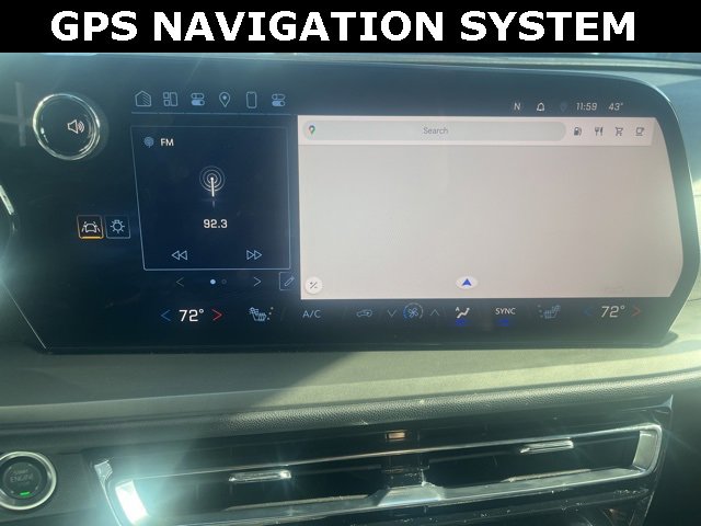 Used 2025 Chevrolet Traverse LT image 24