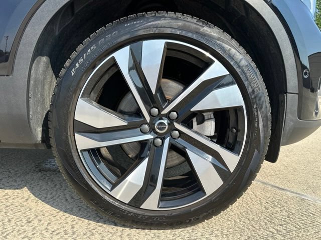 Certified 2024 Volvo XC40 B5 Plus w/ Protection Package Premier AWD/4WD image 11
