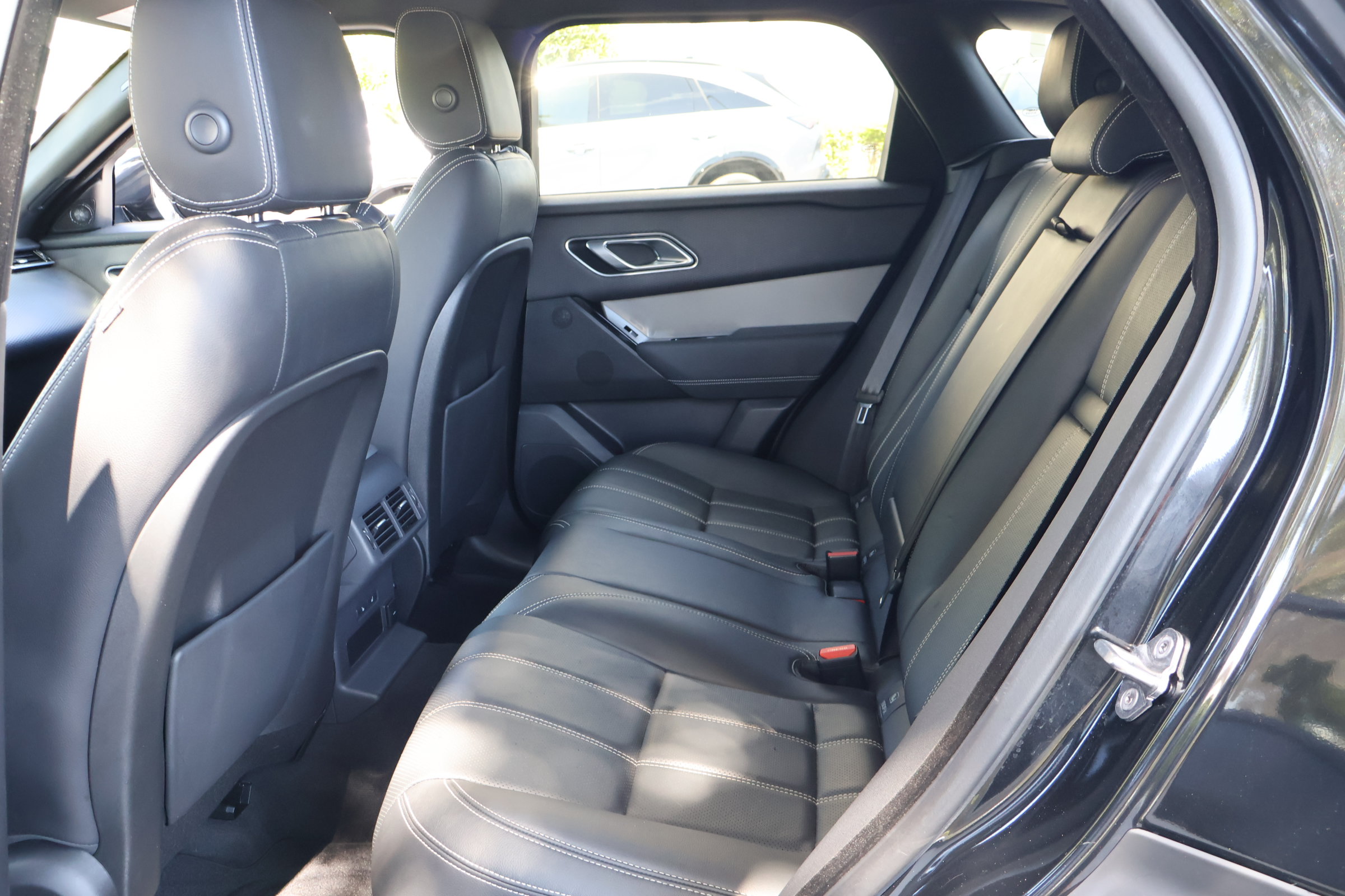 Used 2023 Land Rover Range Rover Velar S AWD/4WD image 17