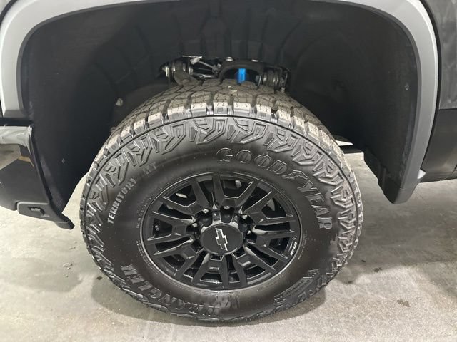 Certified 2025 Chevrolet Silverado 2500 ZR2 w/ Technology Package AWD/4WD image 10