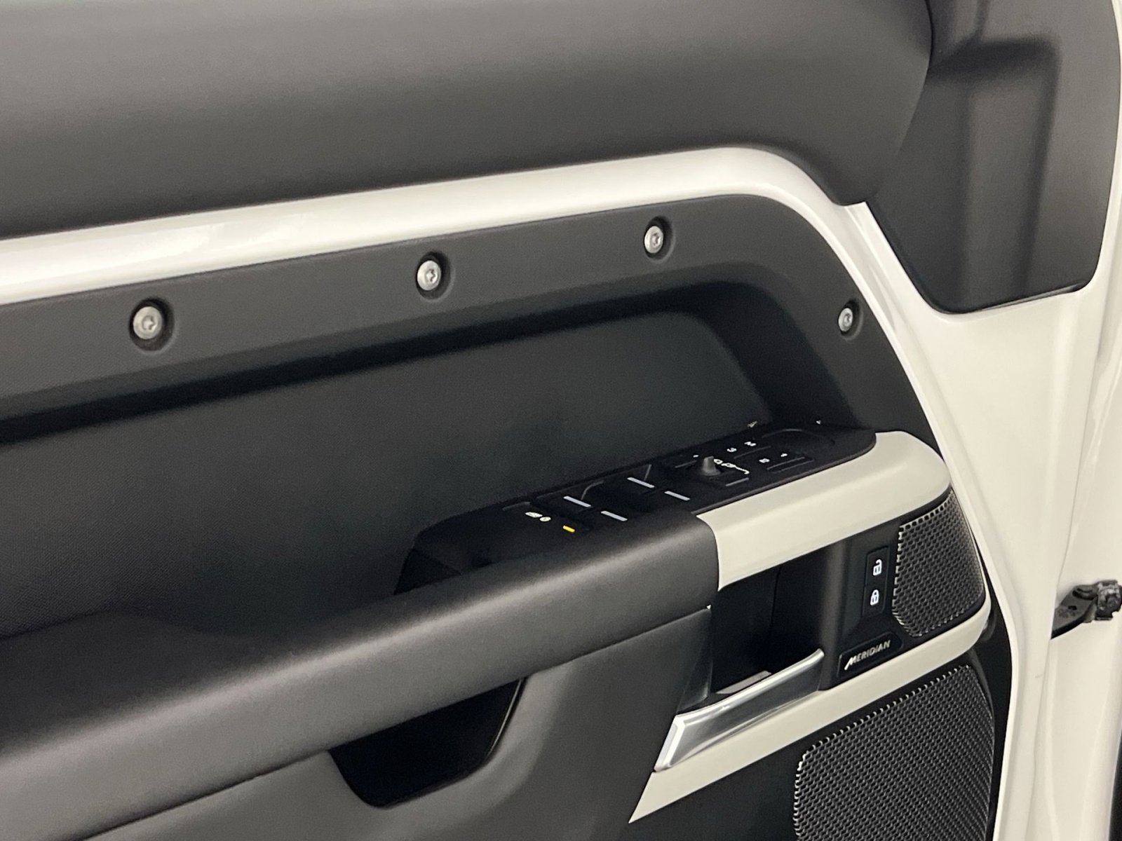 Used 2024 Land Rover Defender 110 S image 15