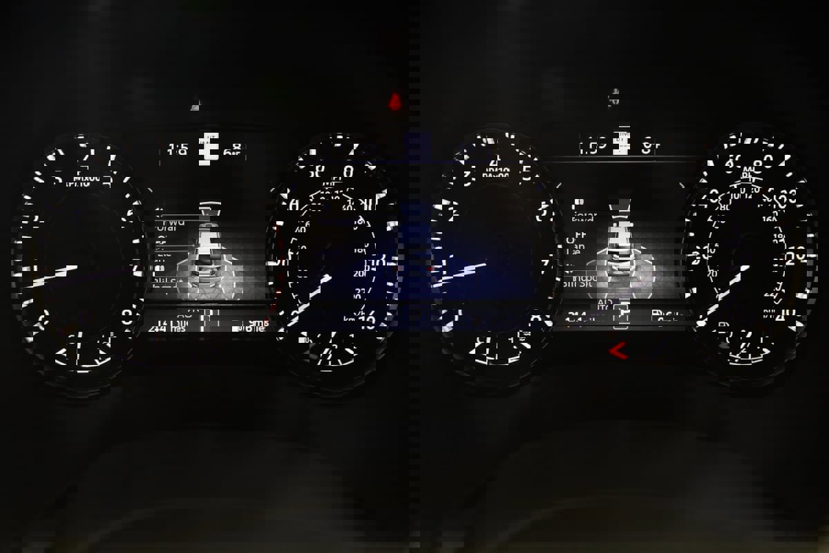 Used 2024 Nissan Armada Platinum w/ Captain's Chairs Package image 19