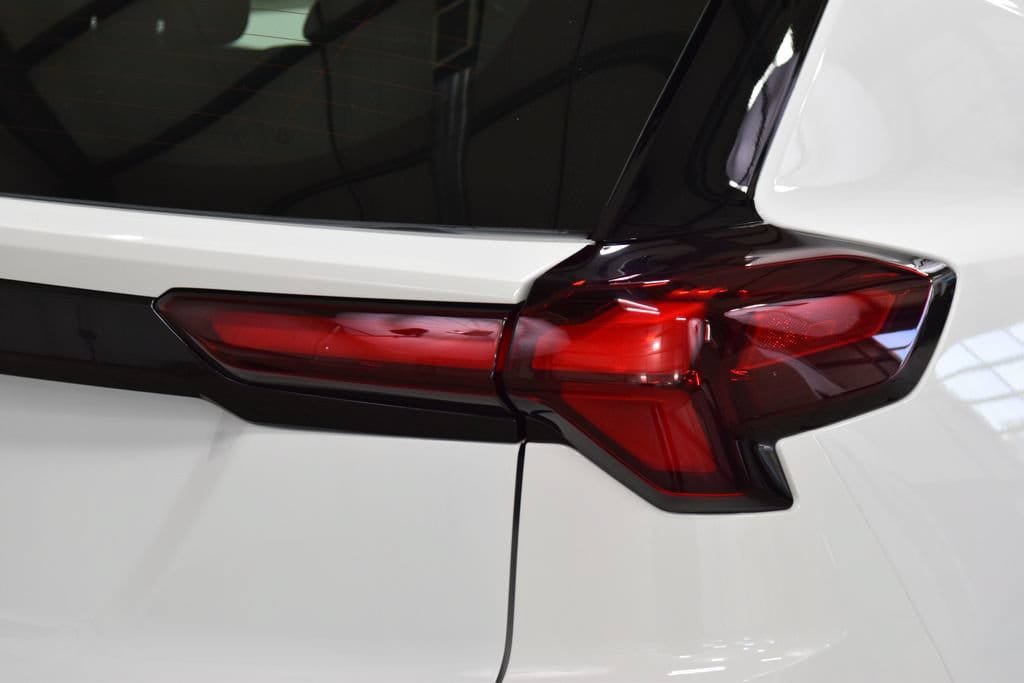 New 2027 Chevrolet Bolt LT FWD image 18
