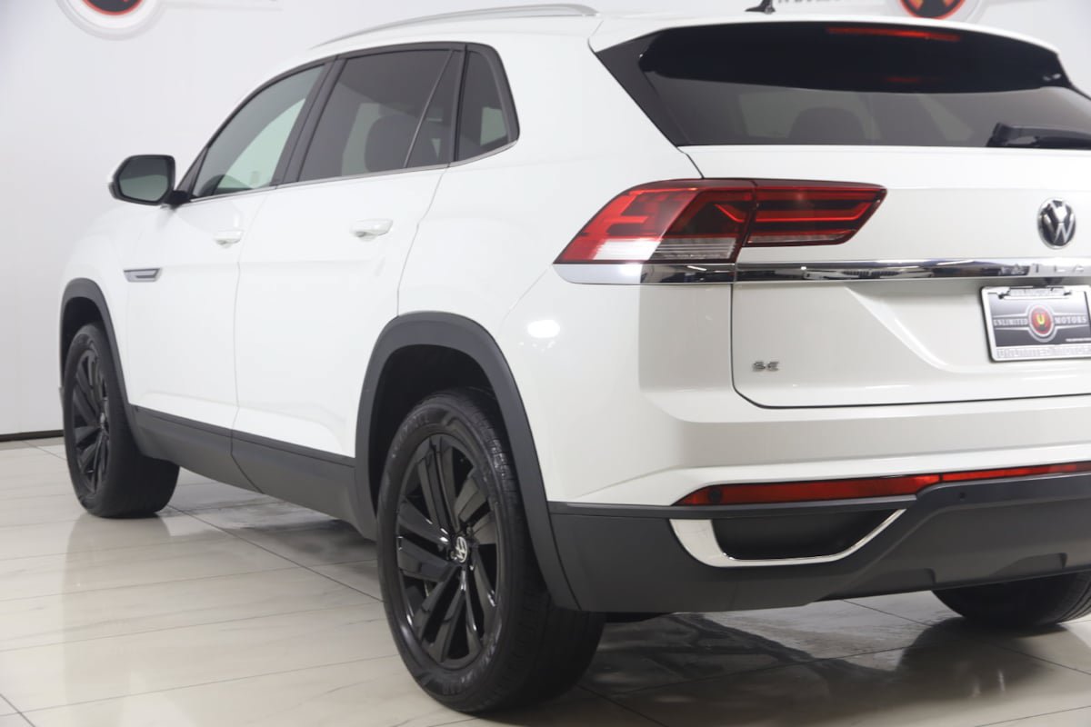 Used 2023 Volkswagen Atlas Cross Sport SE w/ Black Wheel Package AWD/4WD image 19
