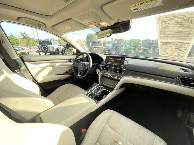 Used 2020 Honda Accord Touring image 35