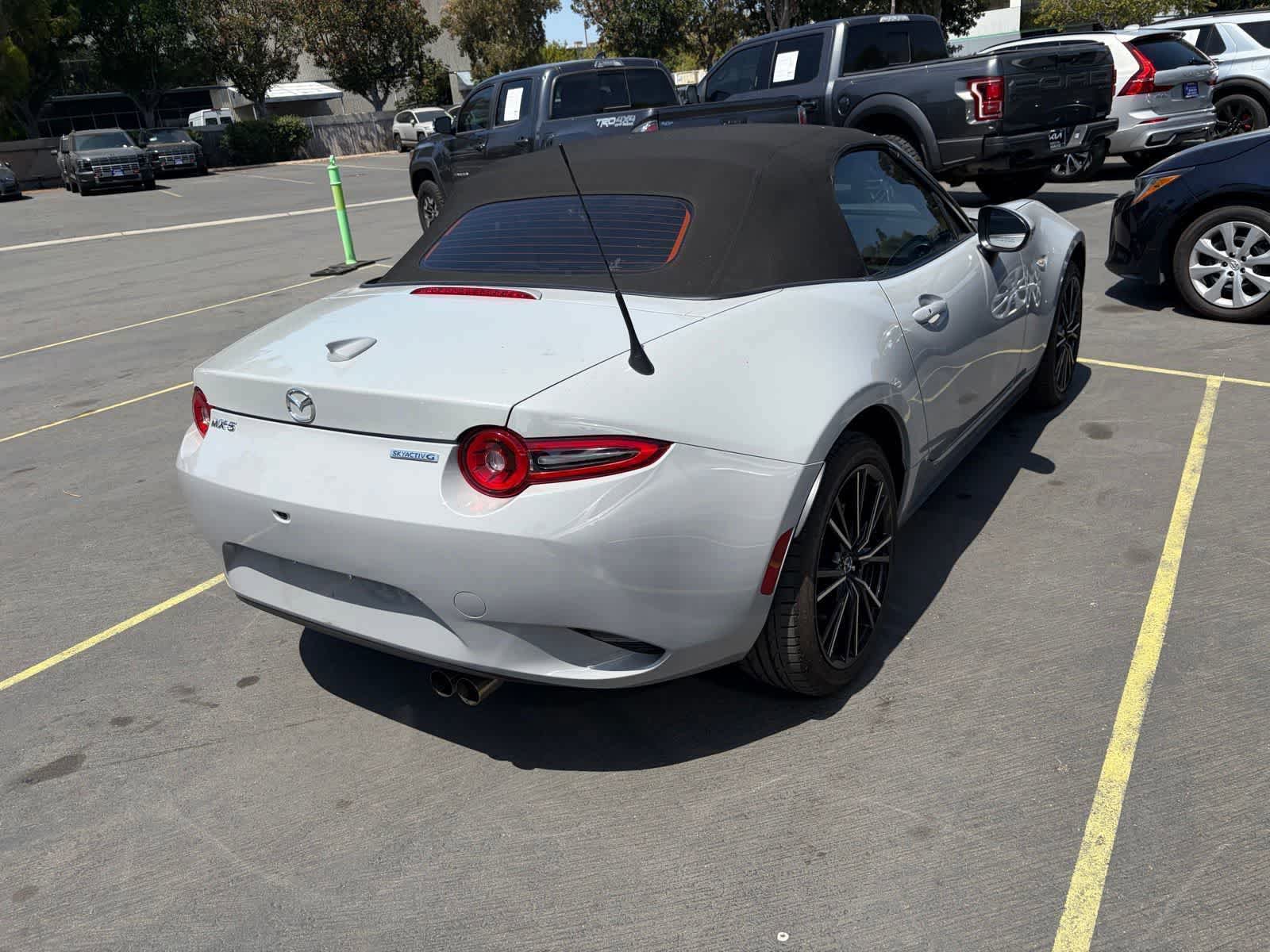Used 2024 MAZDA MX-5 Miata Grand Touring RWD image 3