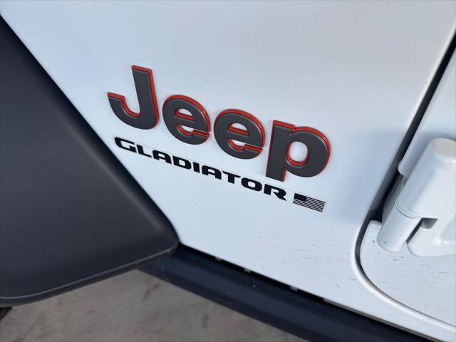 Used 2026 Jeep Gladiator Mojave AWD/4WD image 8