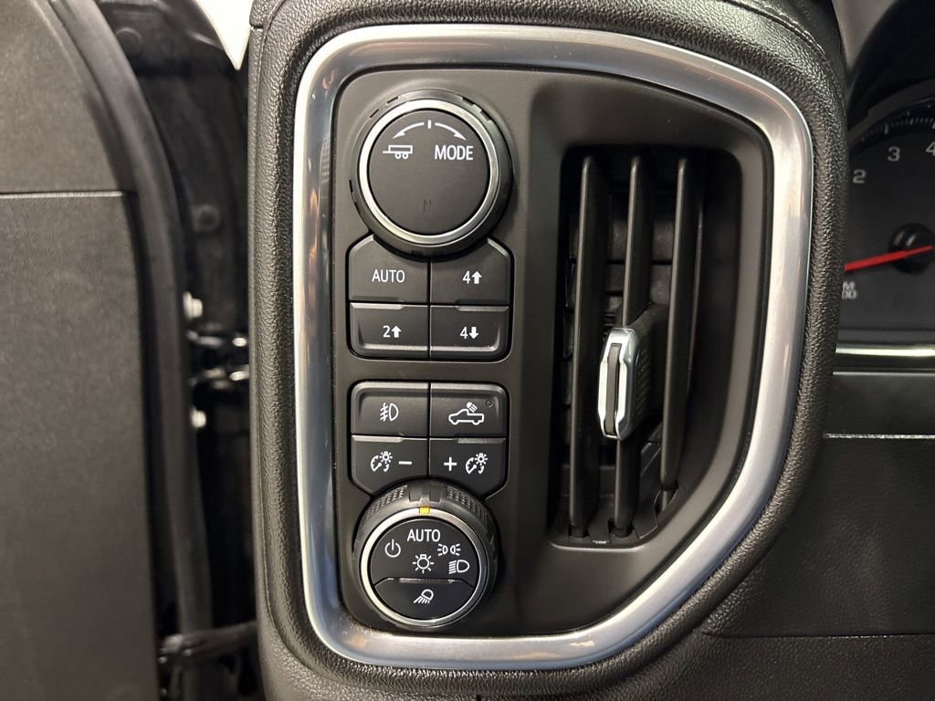 Used 2021 Chevrolet Silverado 1500 LTZ AWD/4WD image 26