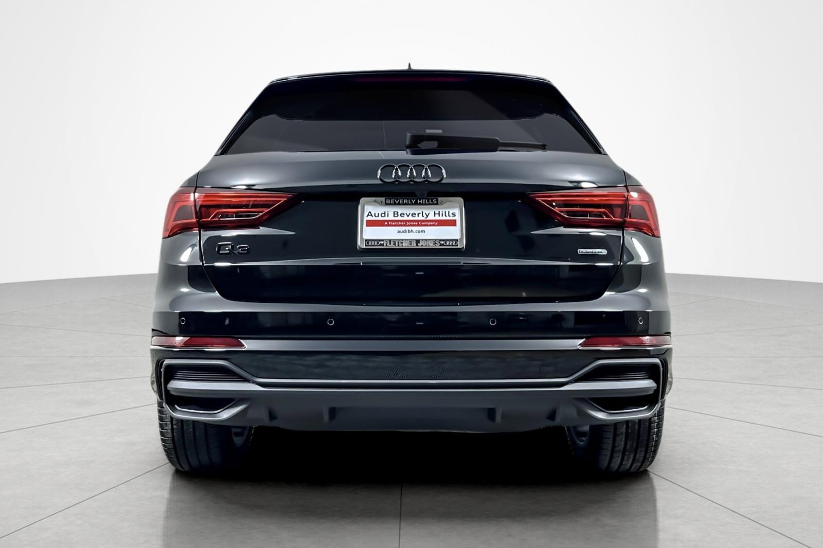 Used 2025 Audi Q3 2.0T Premium image 4