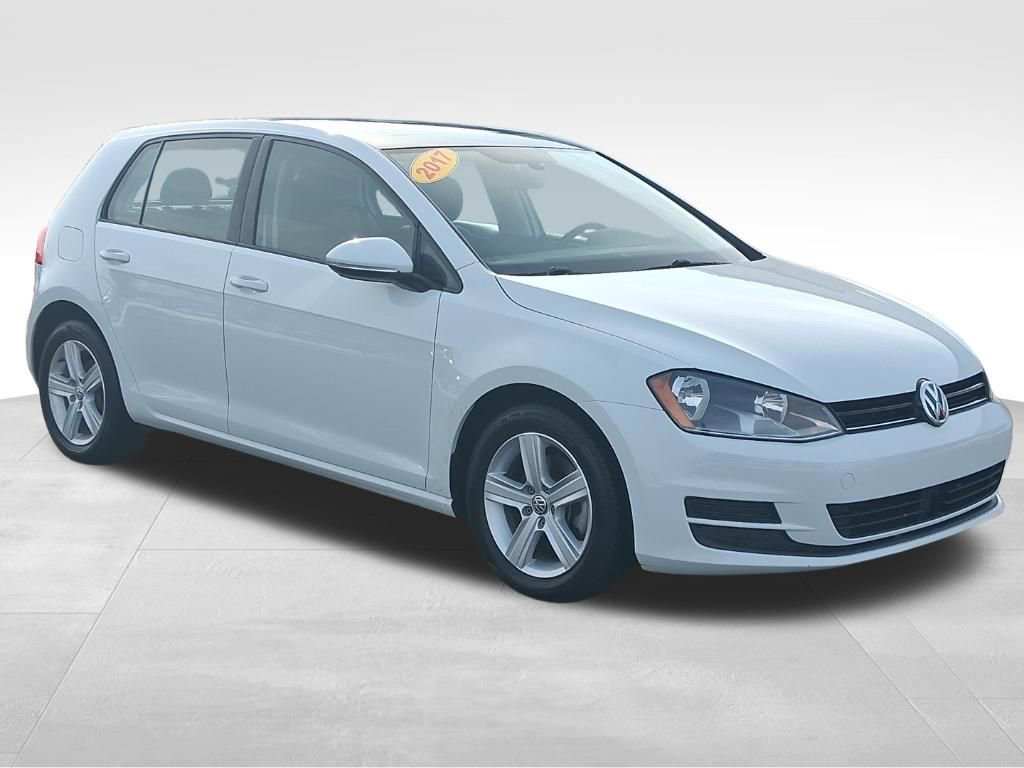 Used 2017 Volkswagen Golf Wolfsburg Edition image 3