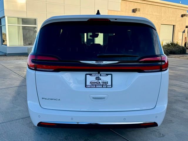 New 2026 Chrysler Pacifica Select FWD image 4