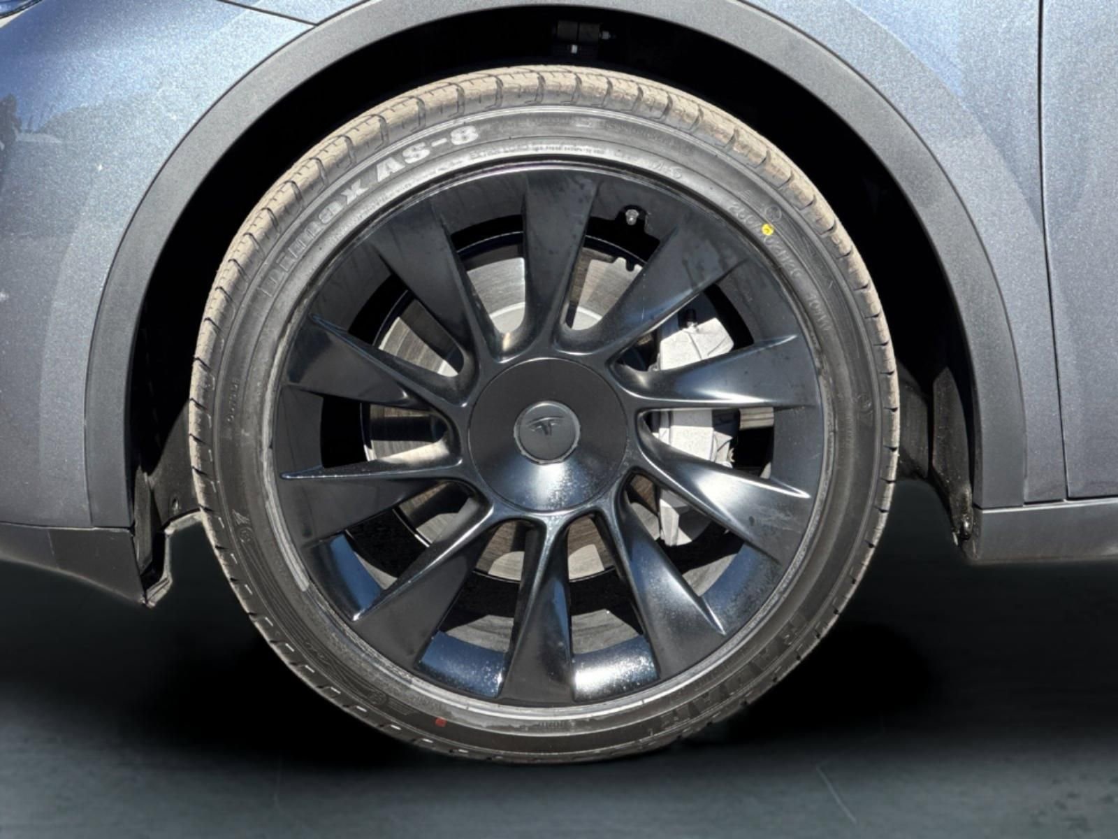 Used 2023 Tesla Model Y Long Range image 24