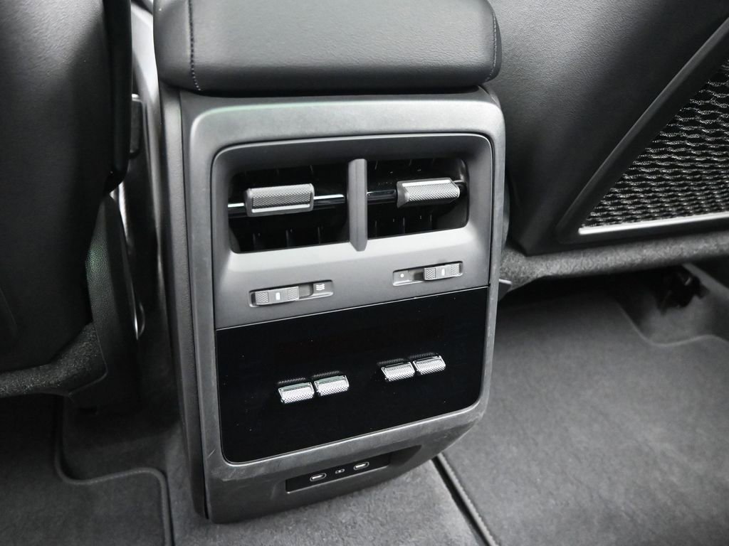 Used 2024 Porsche Macan 4 Electric w/ Premium Package image 28