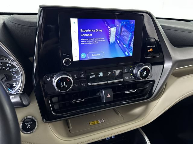 Used 2024 Toyota Highlander XLE AWD/4WD image 14