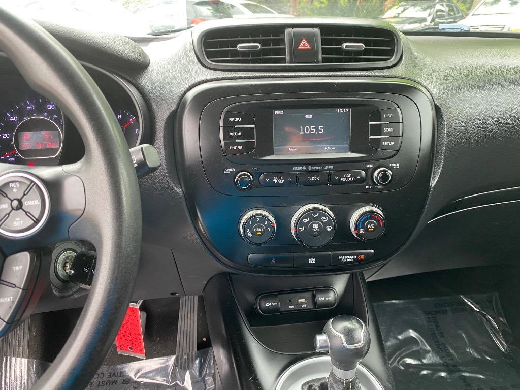 Used 2016 Kia Soul + FWD image 26