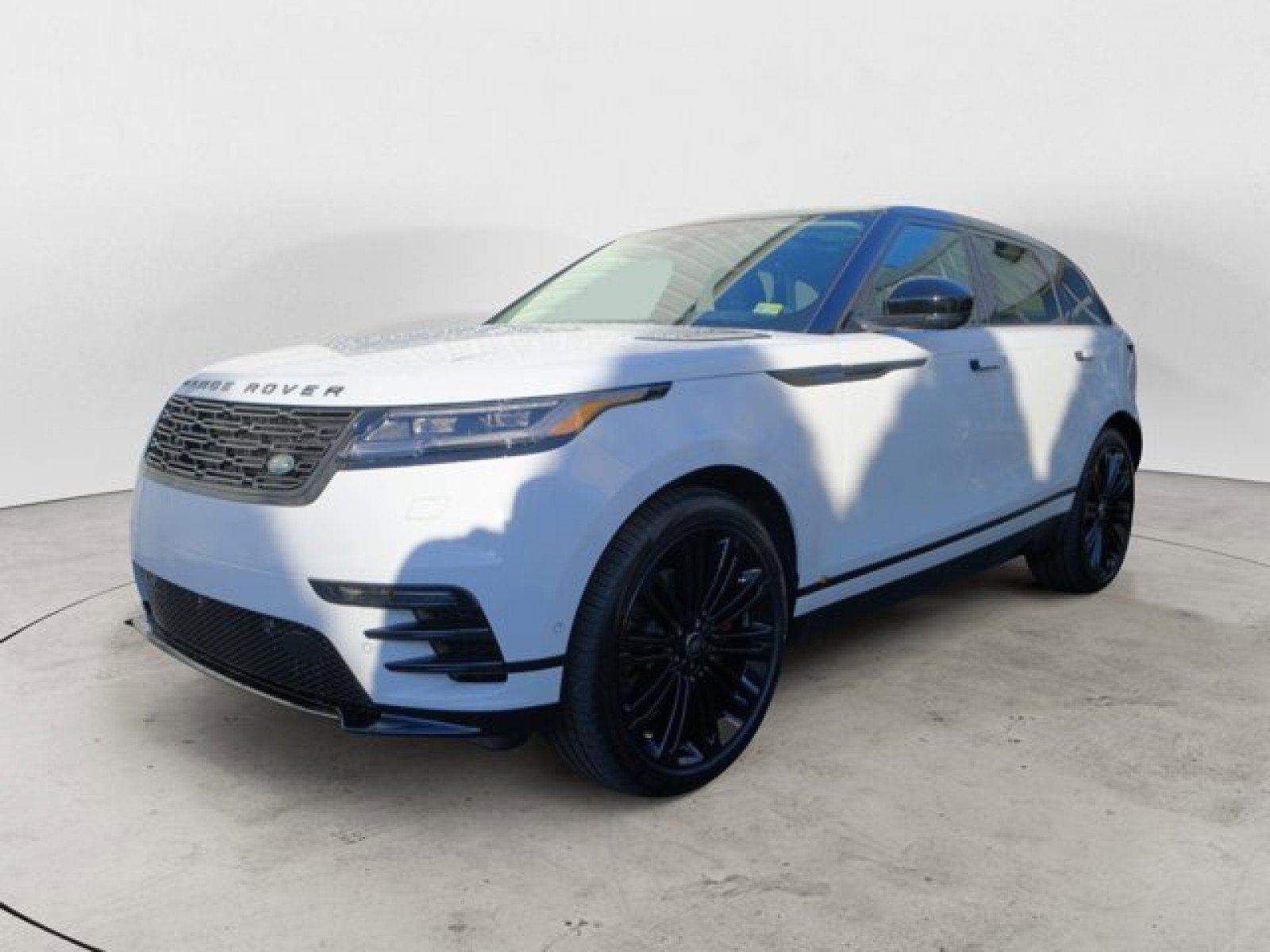 New 2025 Land Rover Range Rover Velar Dynamic SE