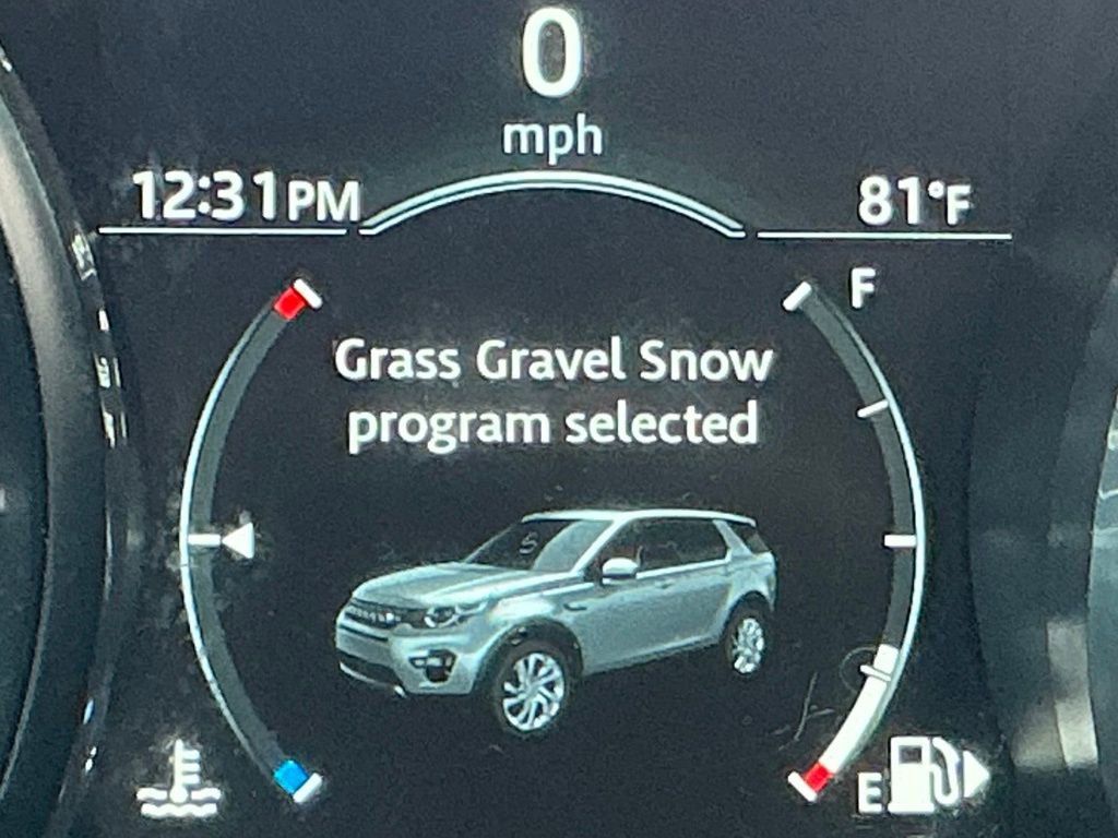 Used 2019 Land Rover Discovery Sport SE image 5