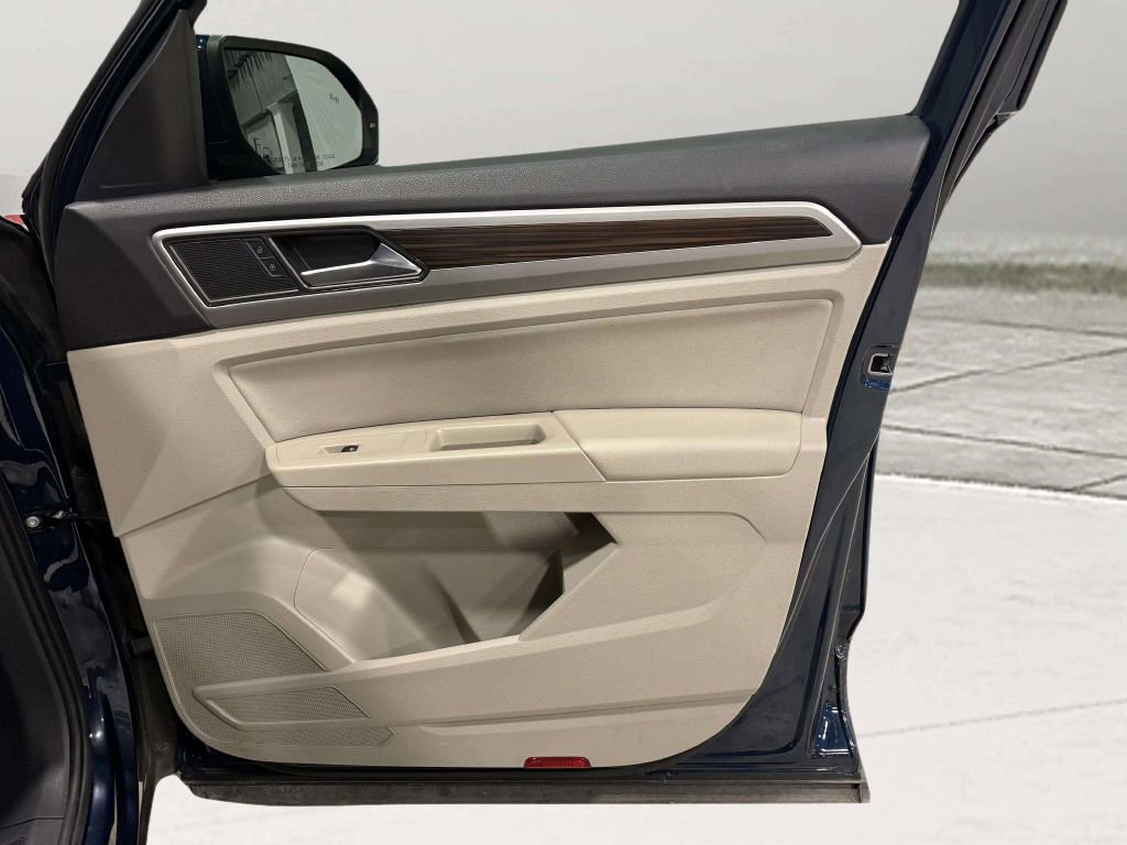 Used 2021 Volkswagen Atlas SE image 33