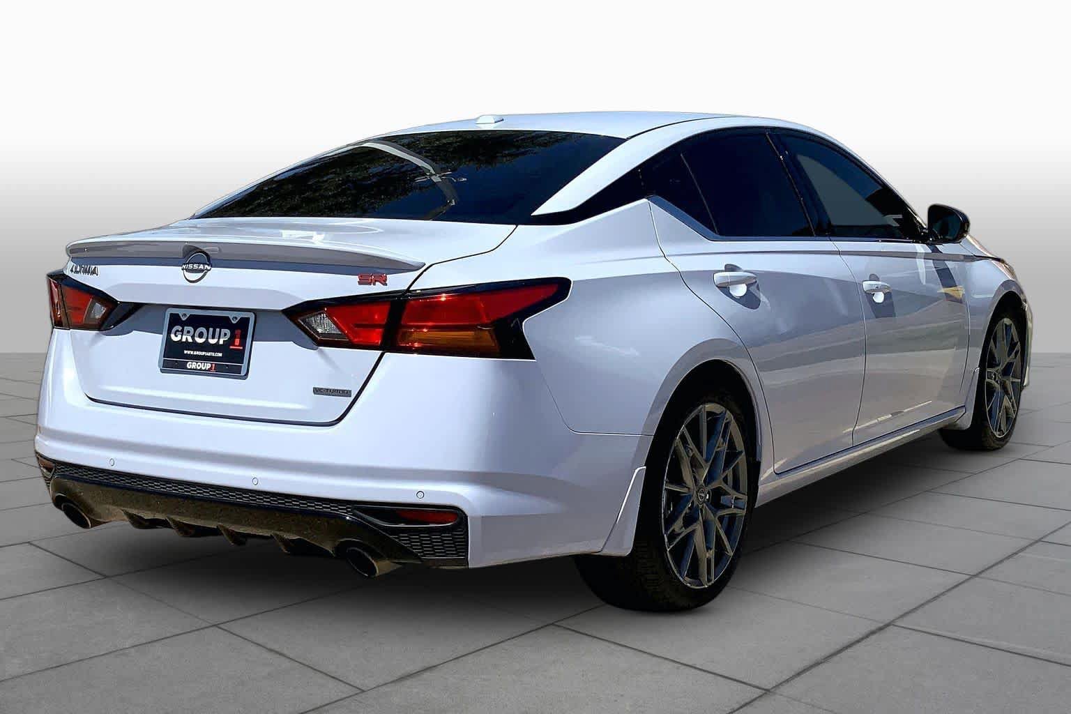Used 2024 Nissan Altima 2.0 SR FWD image 13