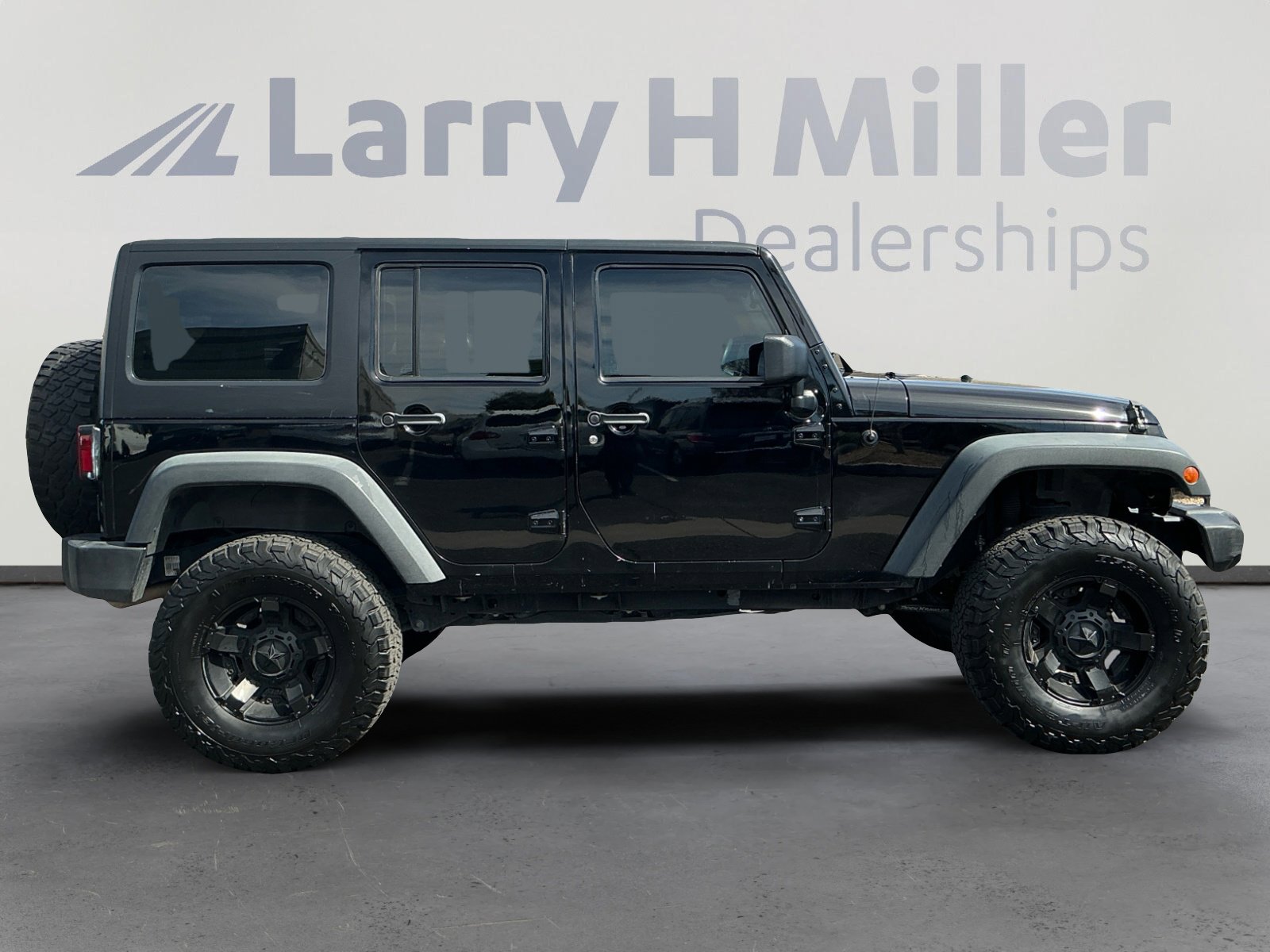 Used 2013 Jeep Wrangler Unlimited Sport w/ Max Tow Pkg image 6