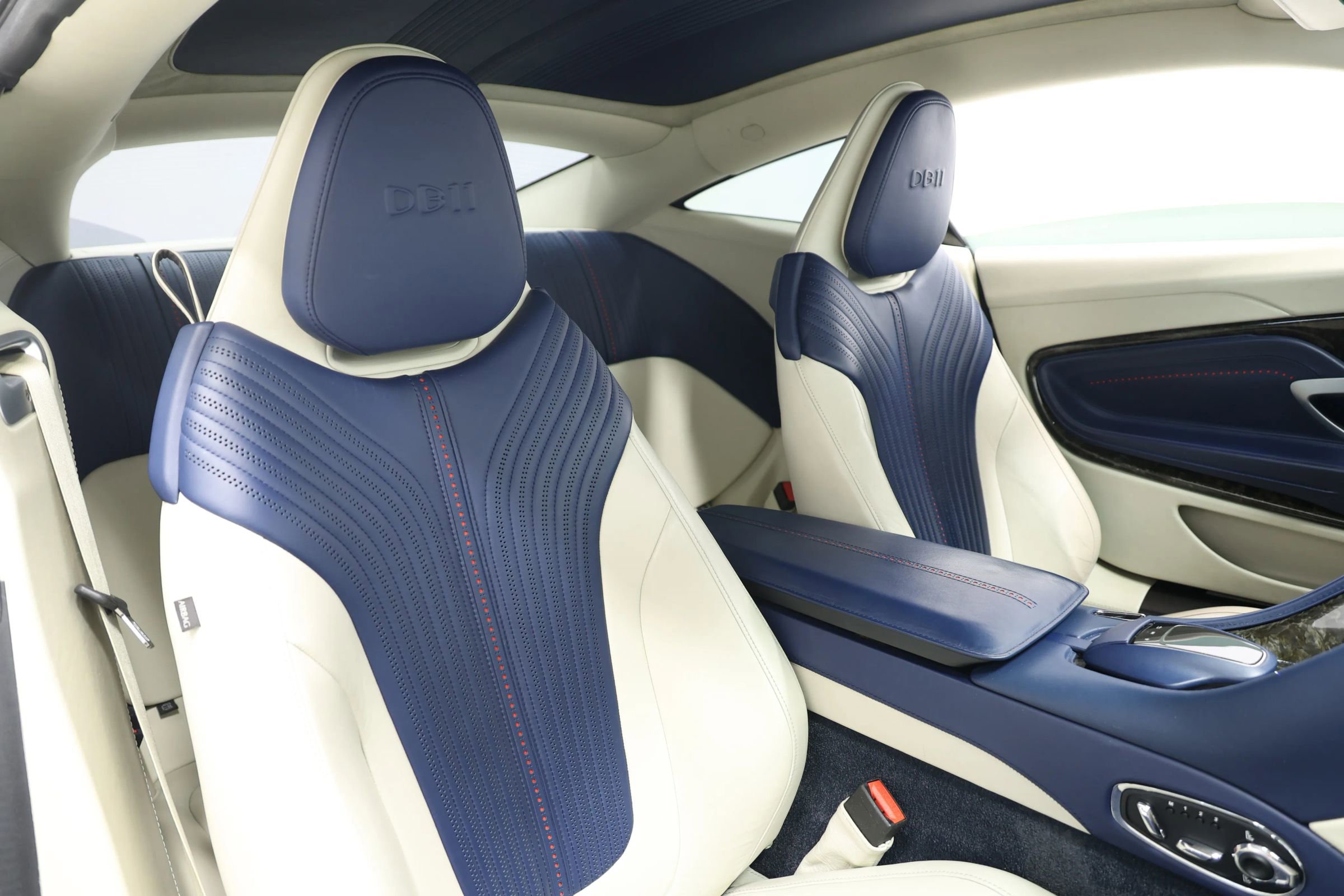 Used 2017 Aston Martin DB11 V12 image 85