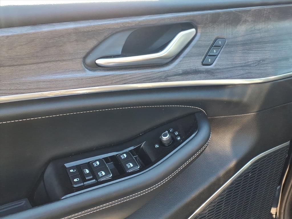 Used 2022 Jeep Grand Cherokee L Overland AWD/4WD image 4