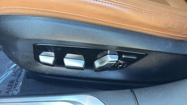 Used 2021 BMW 750i xDrive w/ Luxury Rear Seating Package AWD/4WD image 13