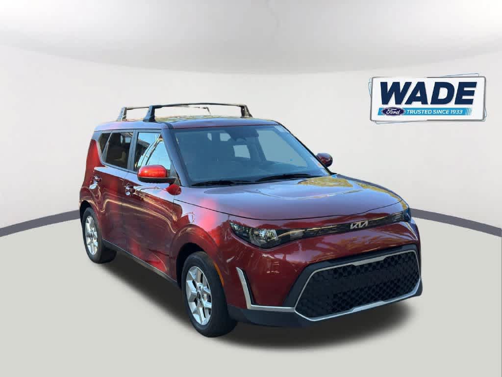 Used 2025 Kia Soul LX w/ LX Technology Package FWD image 3