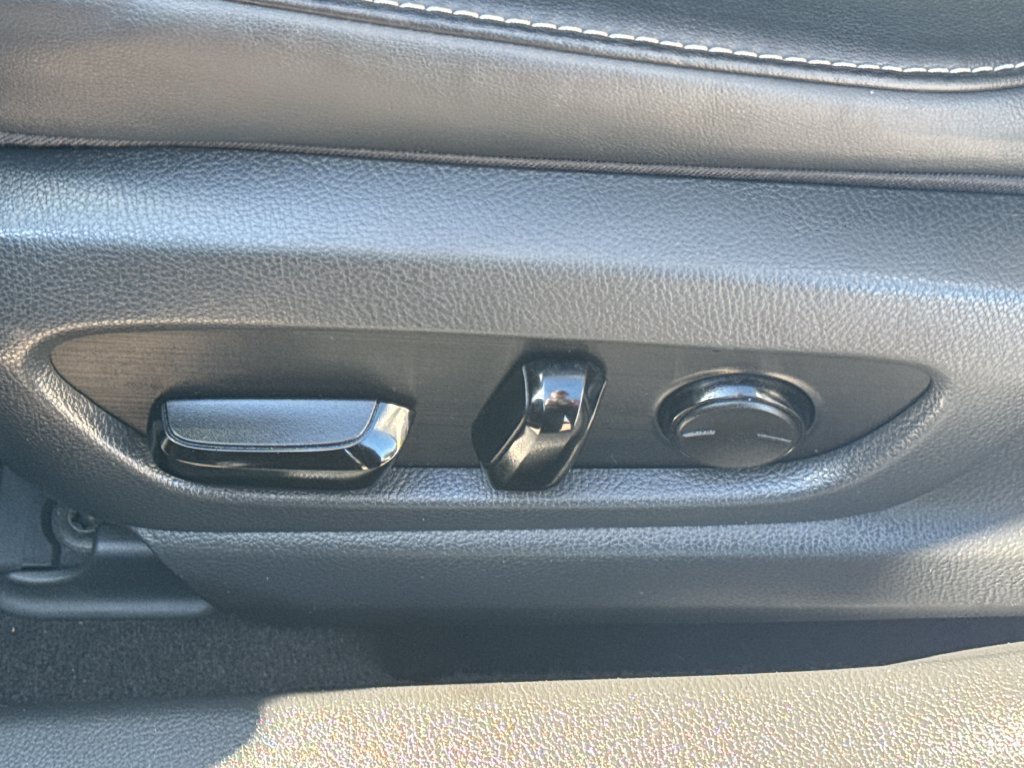 Used 2019 Lexus UX 200 w/ Accessory Package FWD image 47