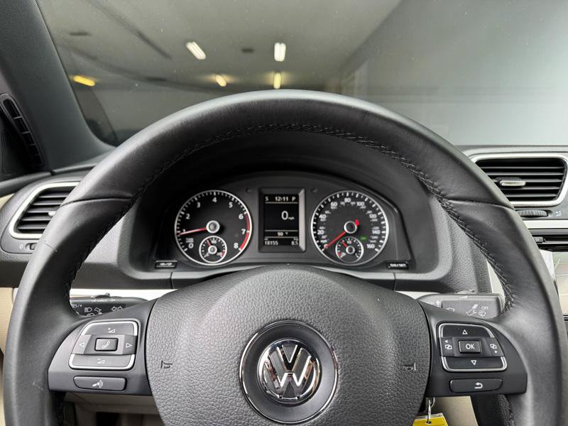 Used 2015 Volkswagen Eos Komfort FWD image 18