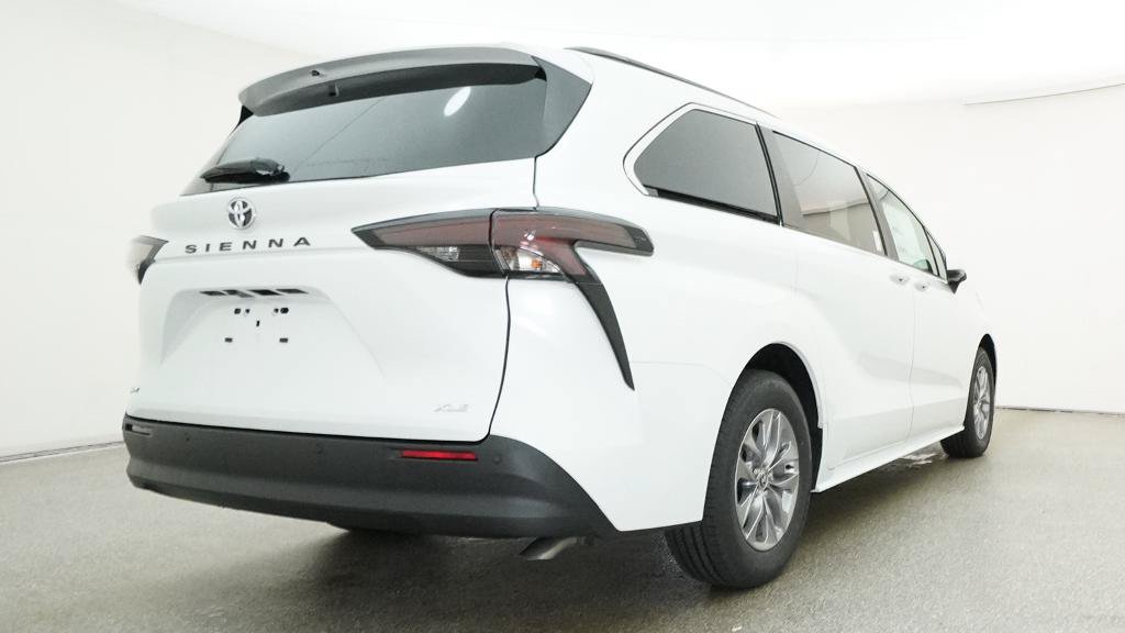New 2026 Toyota Sienna XLE FWD image 27