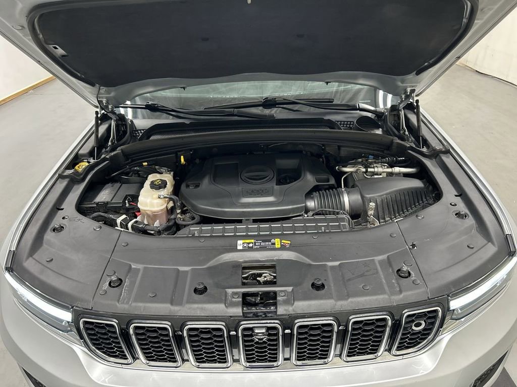 Used 2021 Jeep Grand Cherokee L Overland w/ Advanced Protech Group III AWD/4WD image 26